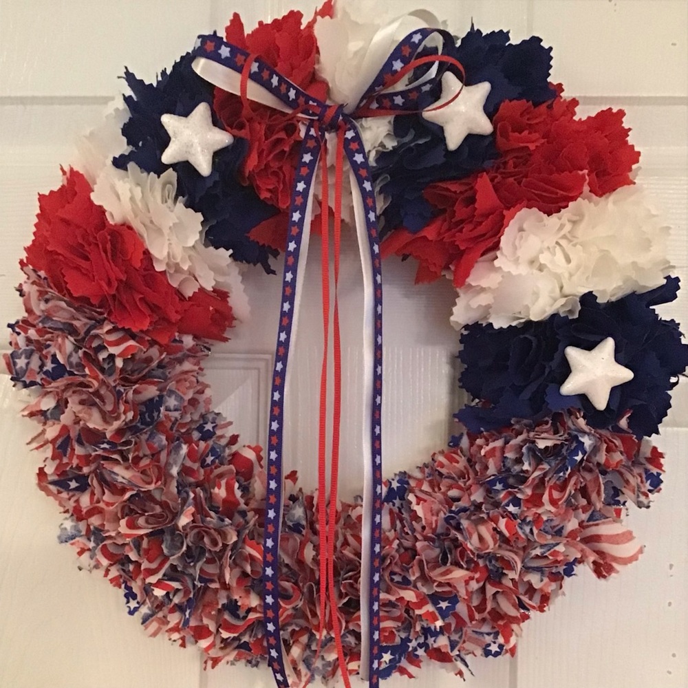 Red, white, and blue, wreath. 🇺🇸